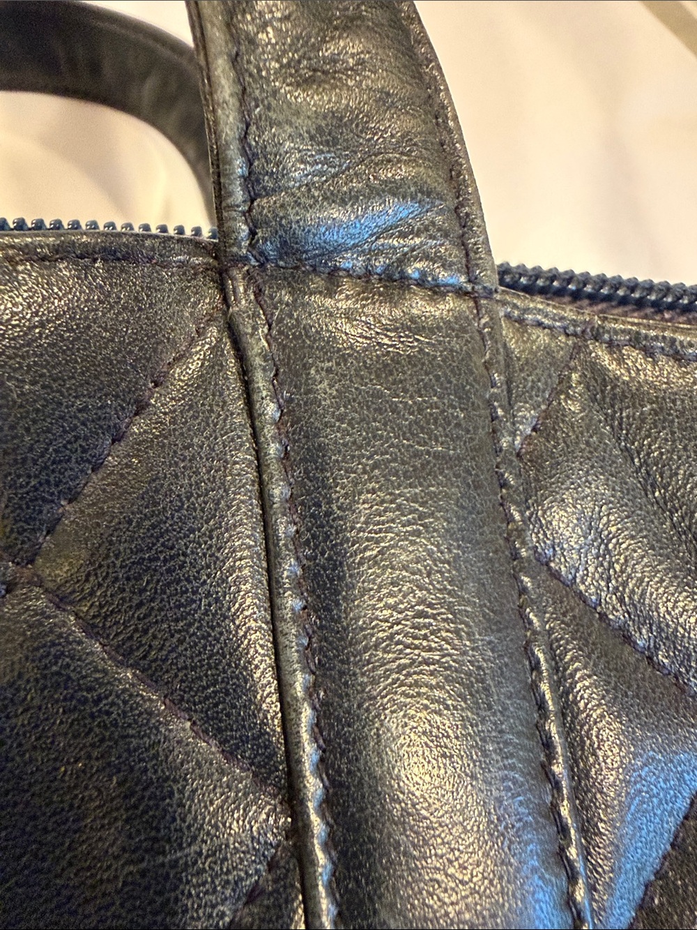 St. John Navy Blue Quilted Leather tote Bag with Tassel vintage - Picture 12 of 16